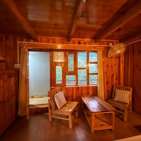 Pine Tower Inn Manāli エクステリア 写真
