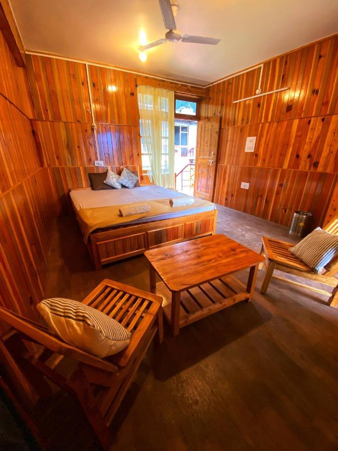 Pine Tower Inn Manāli エクステリア 写真