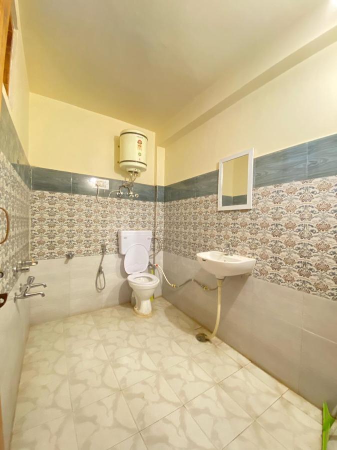 Pine Tower Inn Manāli エクステリア 写真