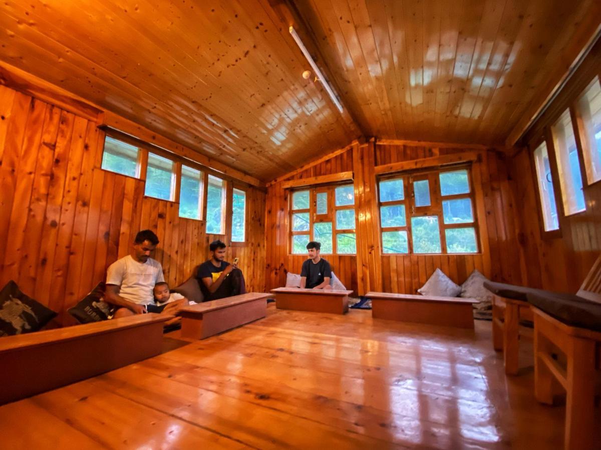 Pine Tower Inn Manāli エクステリア 写真