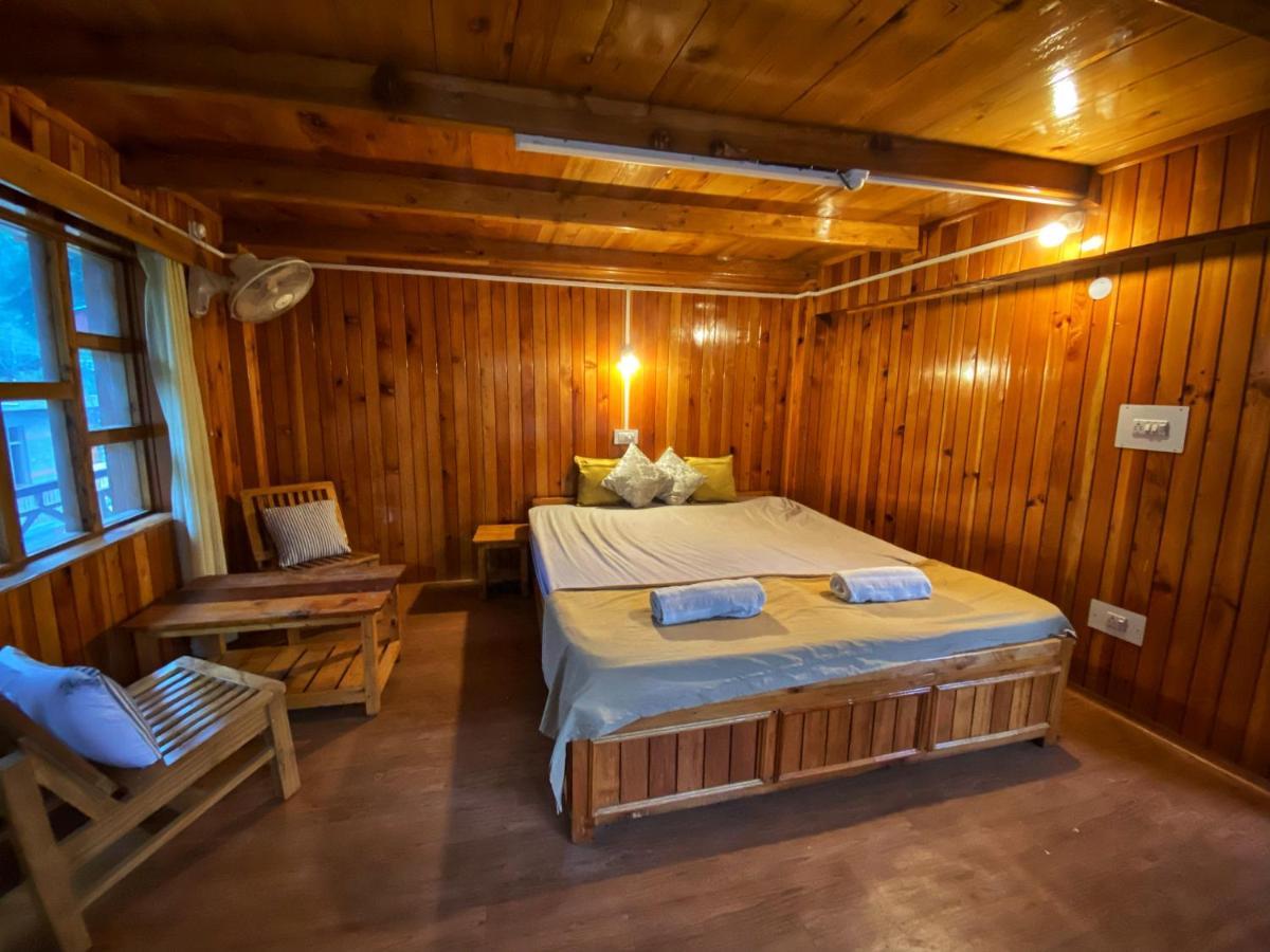 Pine Tower Inn Manāli エクステリア 写真