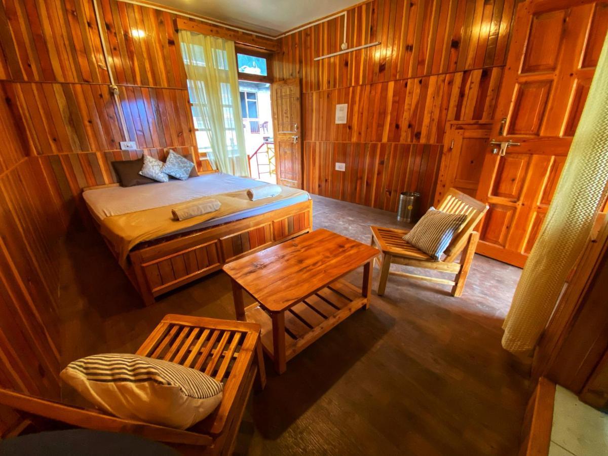 Pine Tower Inn Manāli エクステリア 写真