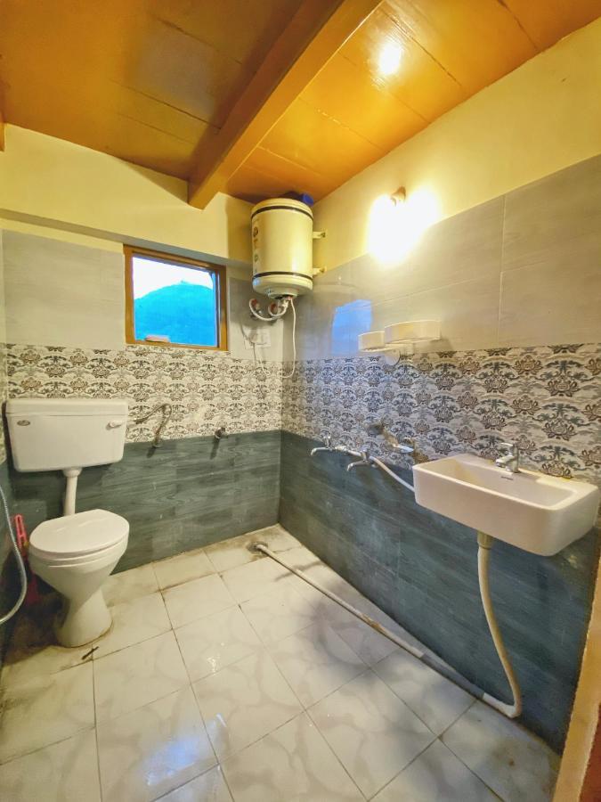 Pine Tower Inn Manāli エクステリア 写真